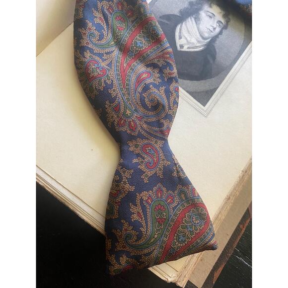 Silk bow tie with Paisley print - Picture 2 of 5